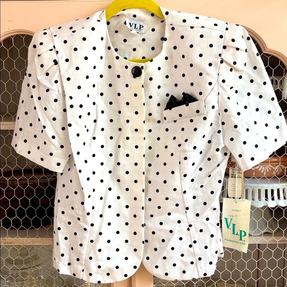 VLP Petites Vintage button down blouse - Size 12 runs small